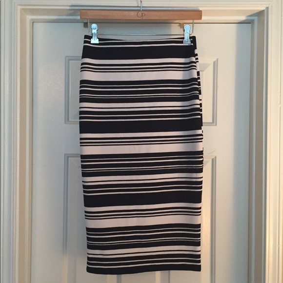 VENUS Dresses & Skirts - Midi Pull-Up Blue/White Skirt